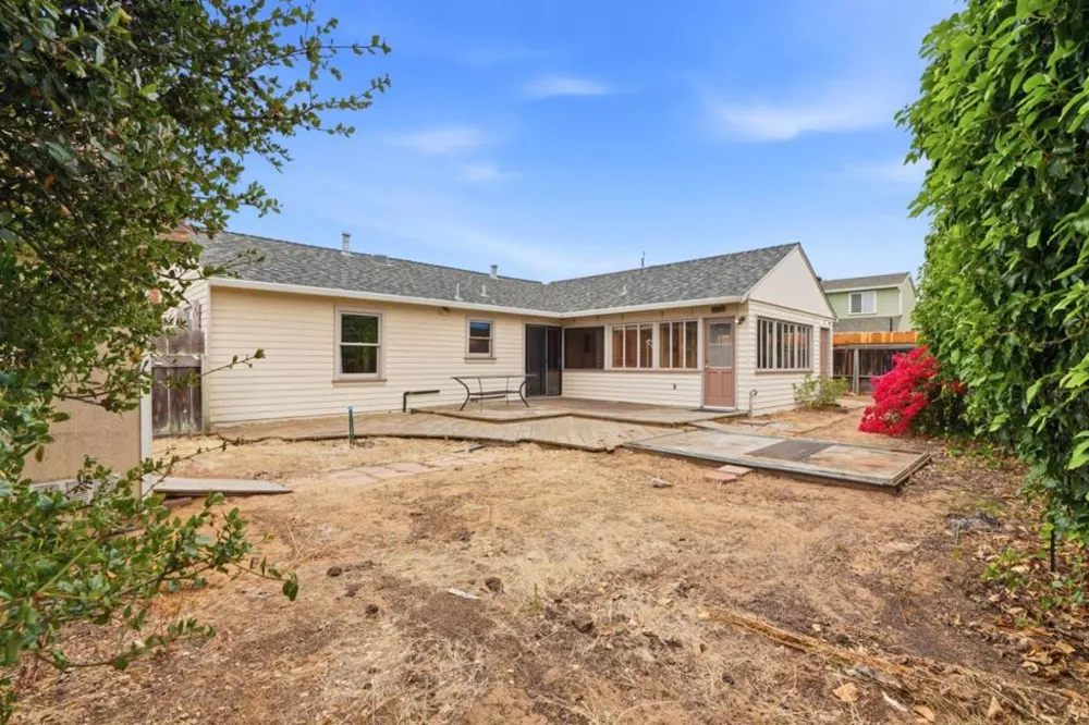61 Work Avenue Del Rey Oaks, CA 93940