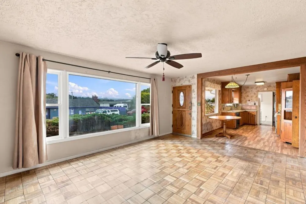 61 Work Avenue Del Rey Oaks, CA 93940