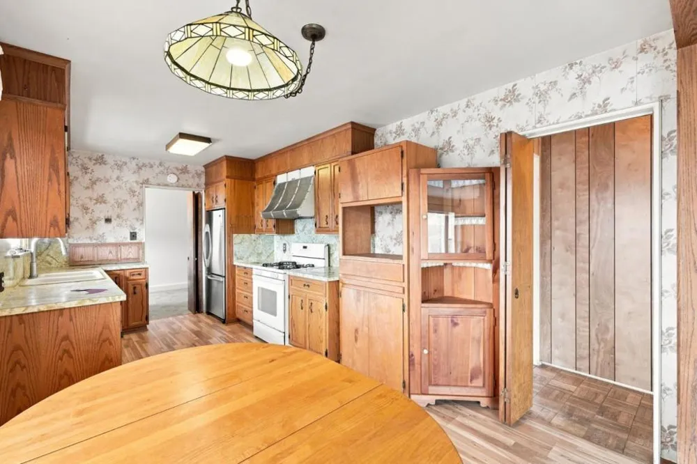 61 Work Avenue Del Rey Oaks, CA 93940
