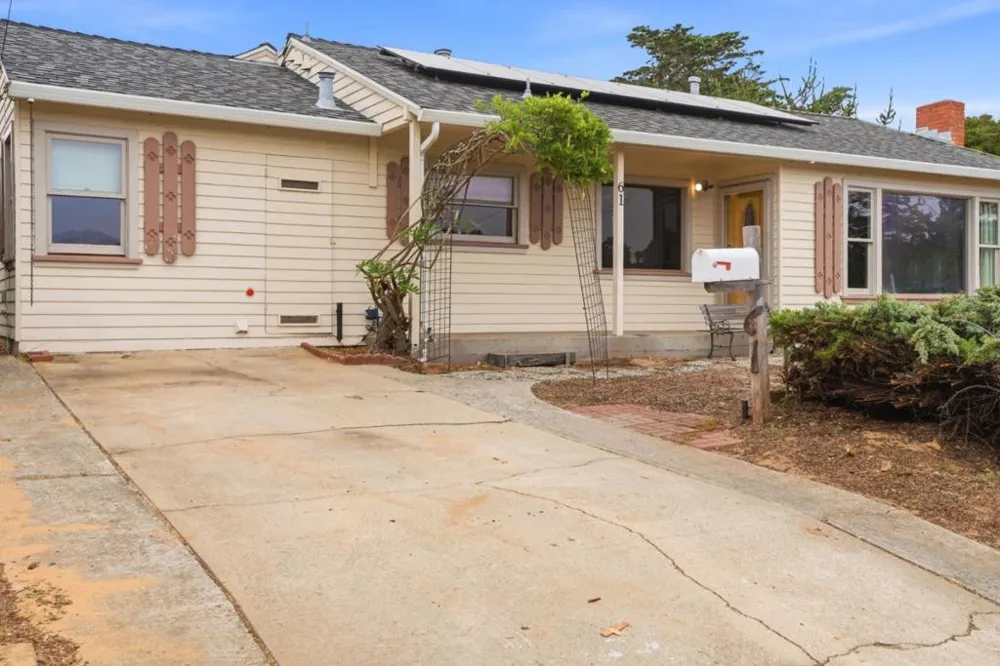 61 Work Avenue Del Rey Oaks, CA 93940