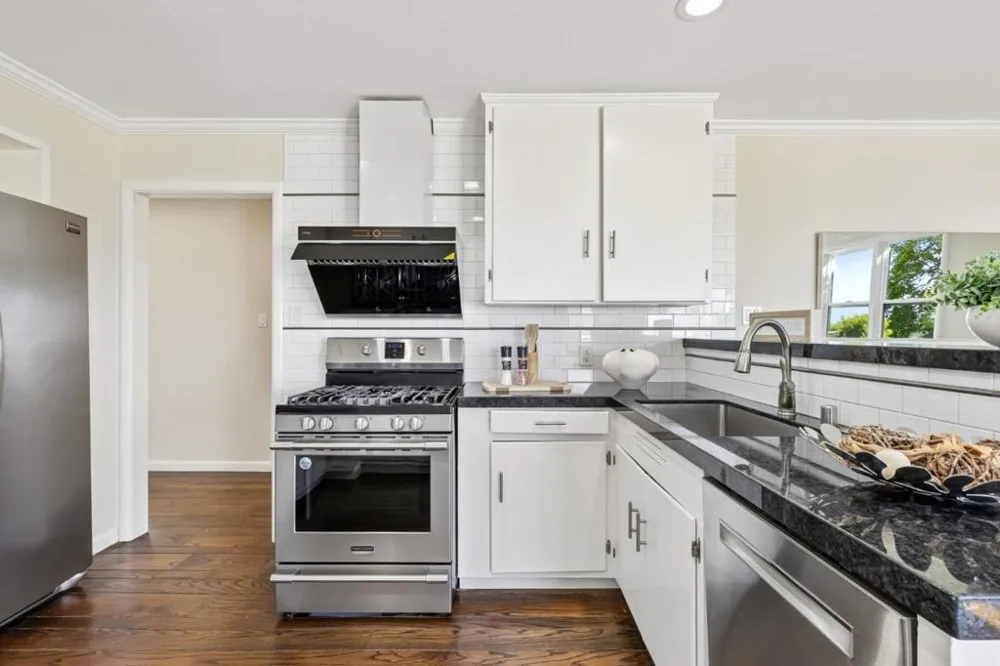 1512 Alturas Drive Burlingame, CA 94010