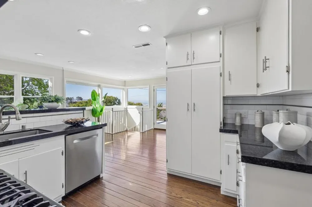 1512 Alturas Drive Burlingame, CA 94010