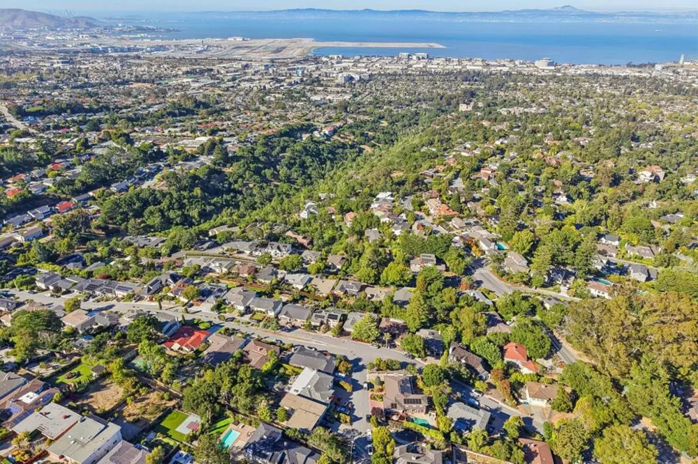 1512 Alturas Drive Burlingame, CA 94010