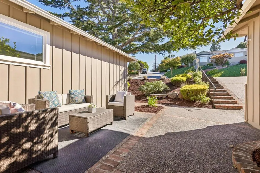 1512 Alturas Drive Burlingame, CA 94010