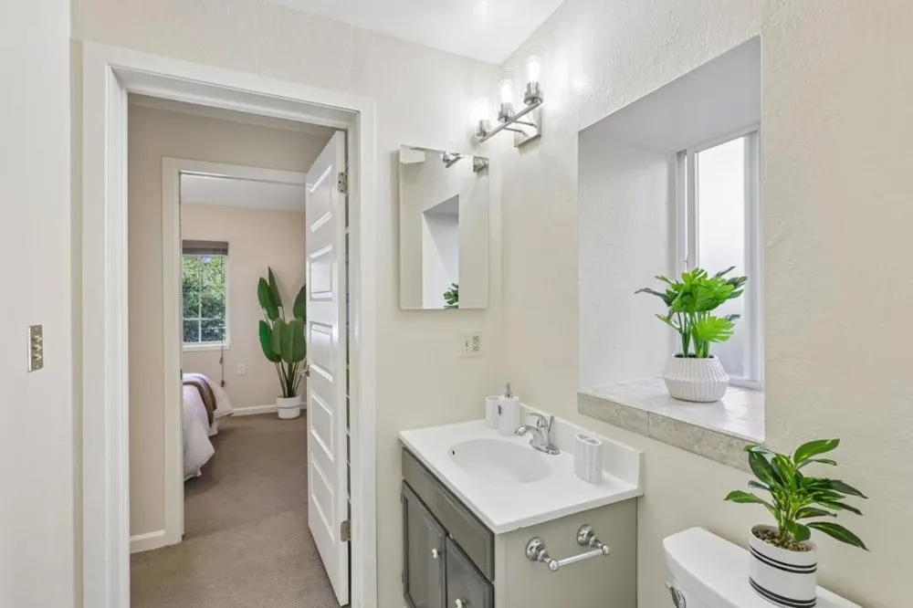 1512 Alturas Drive Burlingame, CA 94010