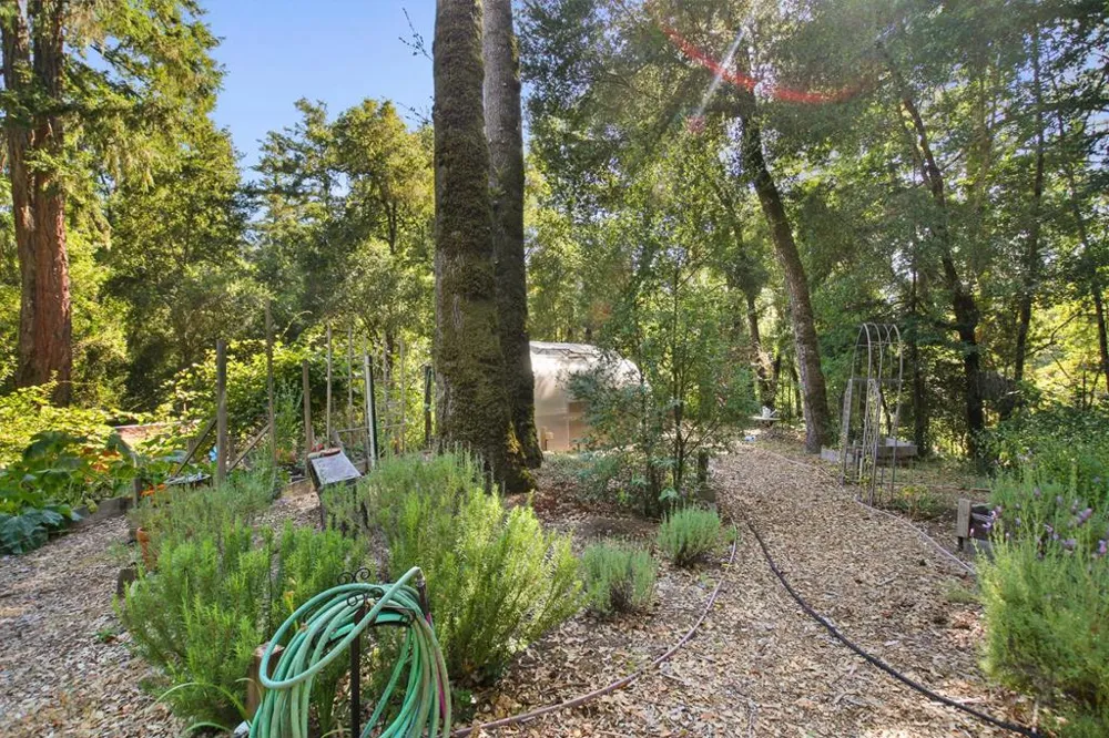 15 Heritage Road La Honda, CA 94020
