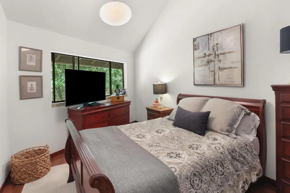 15 Heritage Road La Honda, CA 94020