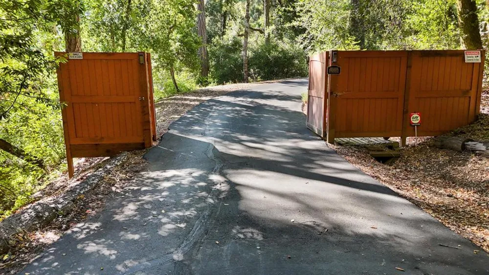 15 Heritage Road La Honda, CA 94020