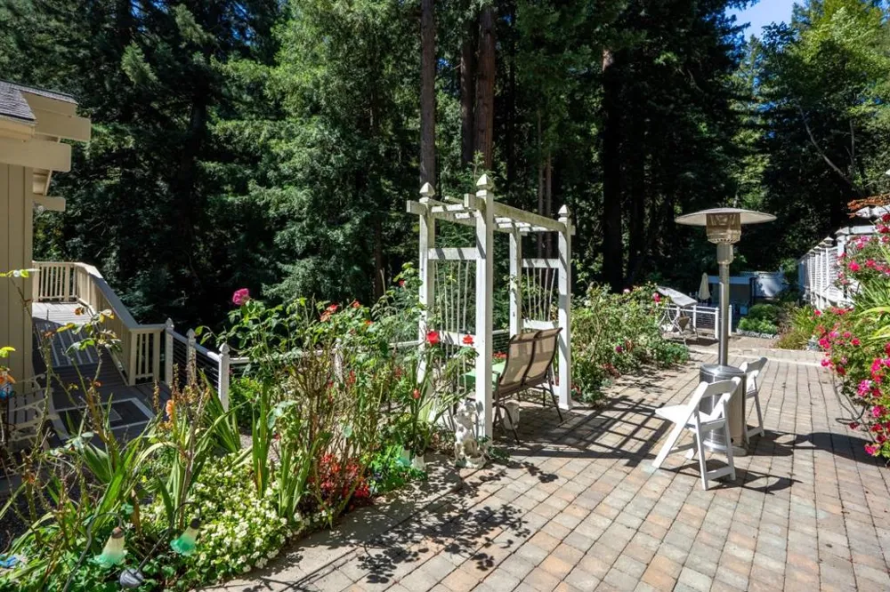 16855 Redwood Lodge Road Los Gatos, CA 95033