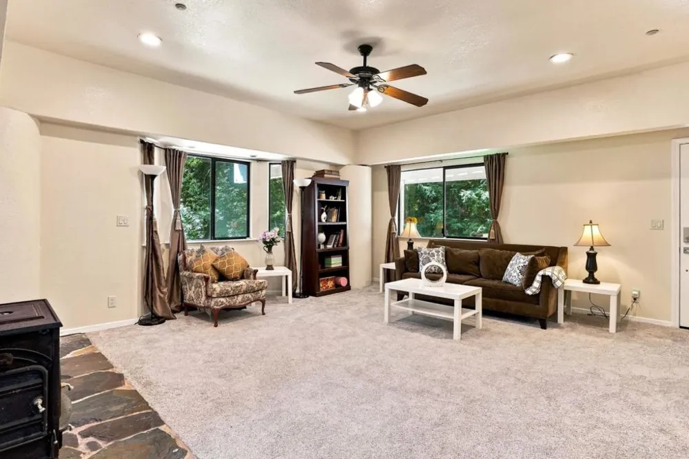 16855 Redwood Lodge Road Los Gatos, CA 95033