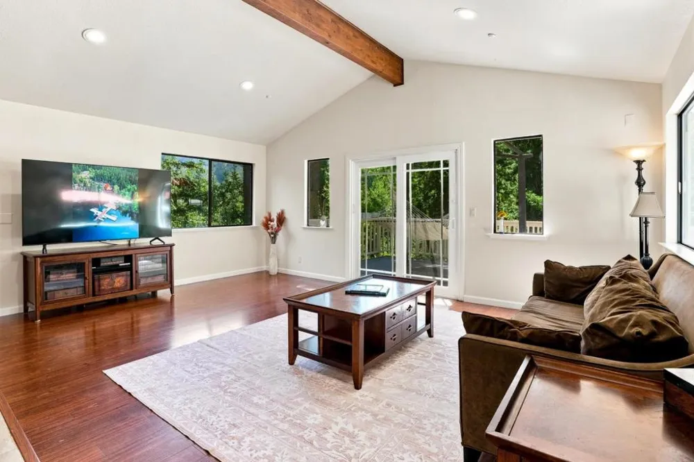 16855 Redwood Lodge Road Los Gatos, CA 95033