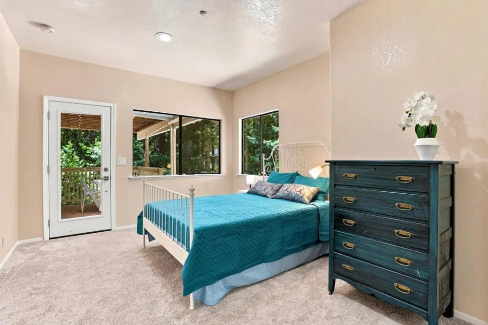 16855 Redwood Lodge Road Los Gatos, CA 95033