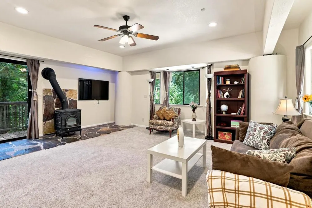 16855 Redwood Lodge Road Los Gatos, CA 95033
