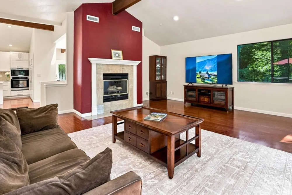 16855 Redwood Lodge Road Los Gatos, CA 95033
