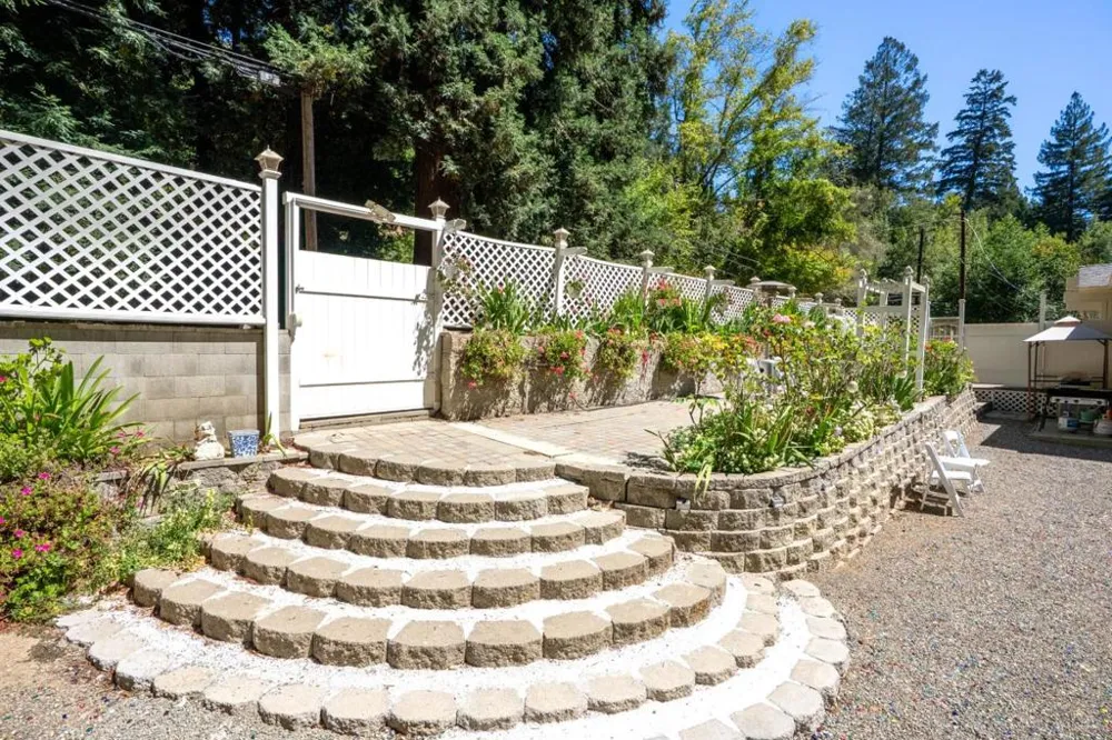 16855 Redwood Lodge Road Los Gatos, CA 95033