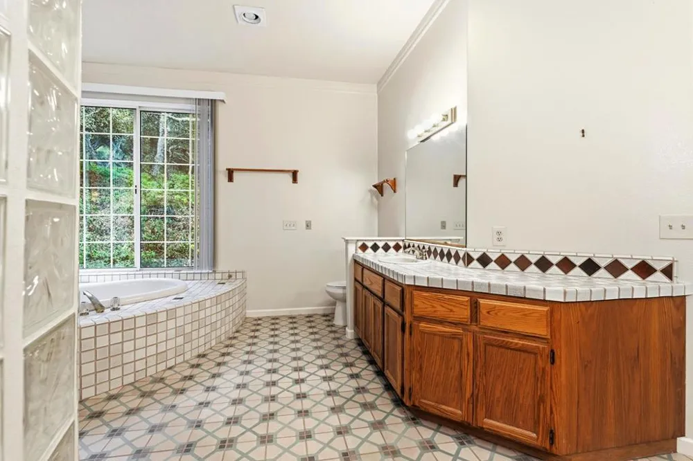 14641 Tumble Weed Lane Royal Oaks, CA 95076