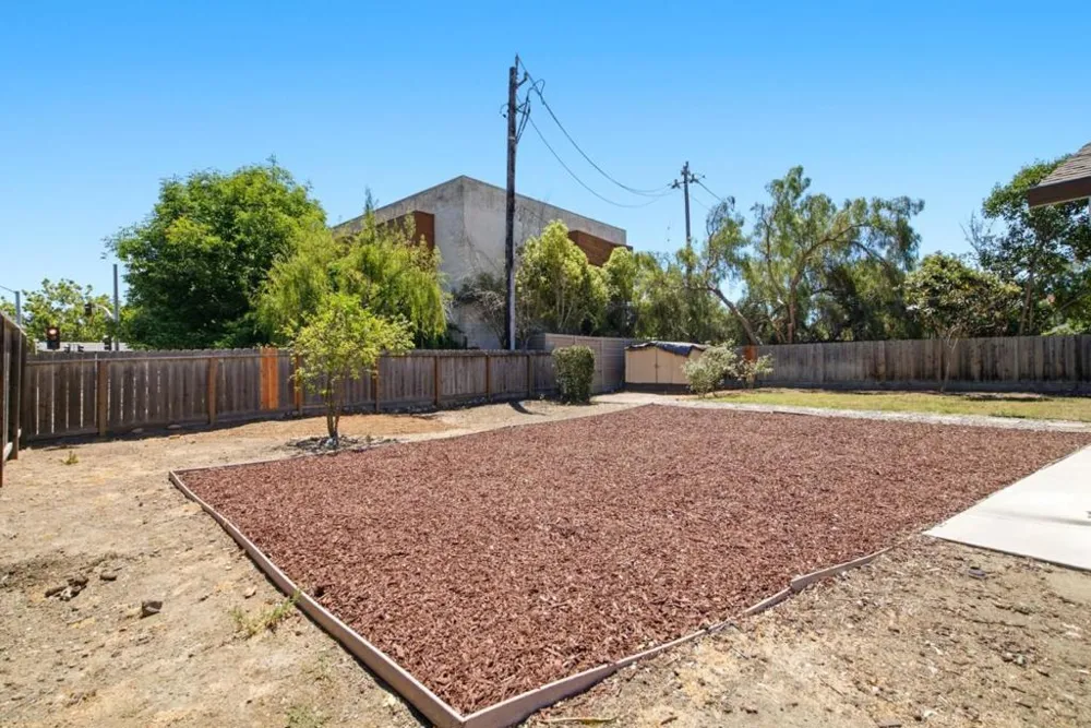 10010 Bret Avenue Cupertino, CA 95014