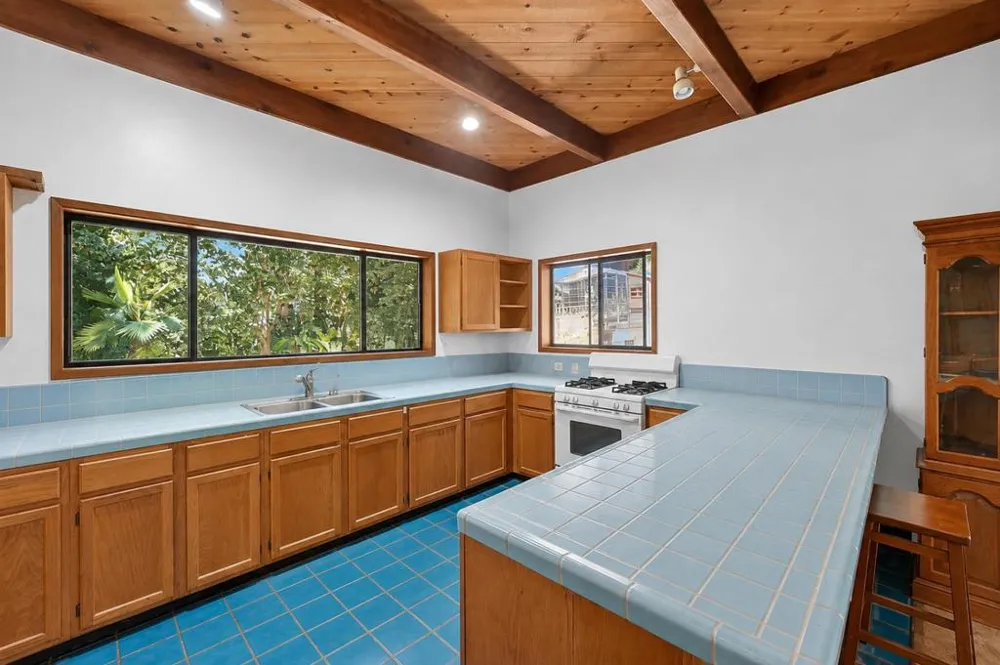 3750 Trout Gulch Road Aptos, CA 95003