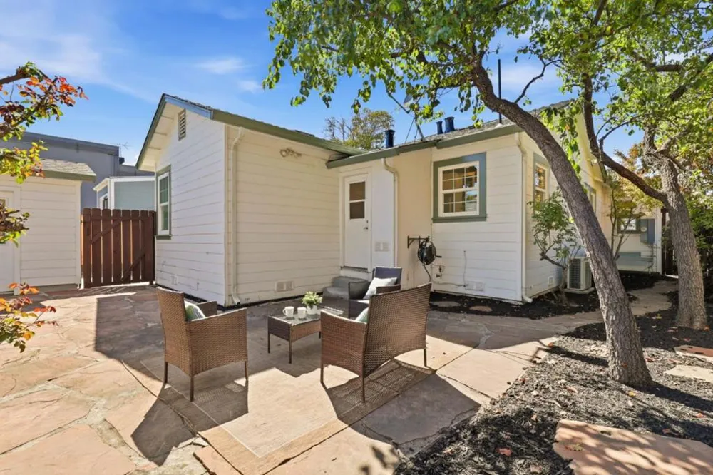 641 Waltermire Street Belmont, CA 94002