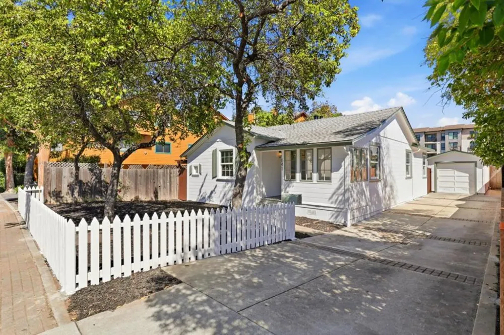 641 Waltermire Street Belmont, CA 94002