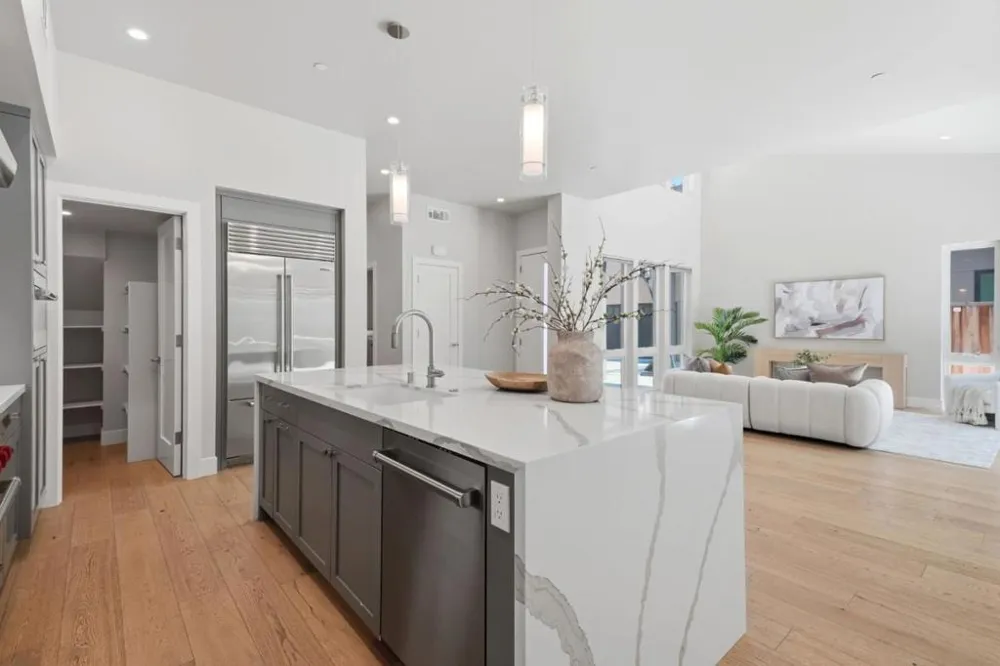 826 W Olive Avenue Sunnyvale, CA 94086