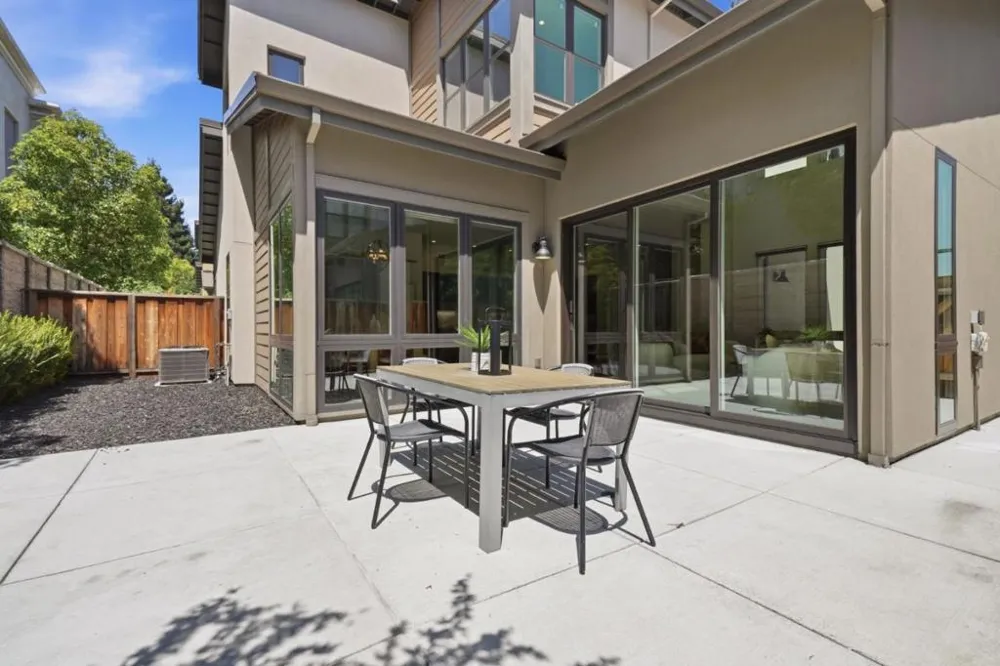 826 W Olive Avenue Sunnyvale, CA 94086