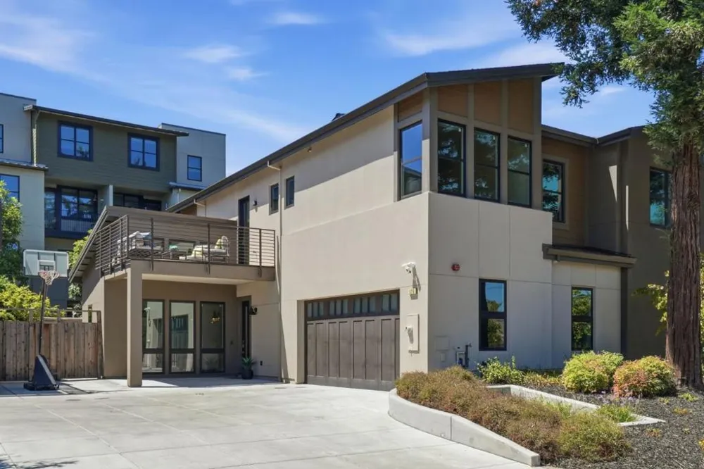 826 W Olive Avenue Sunnyvale, CA 94086