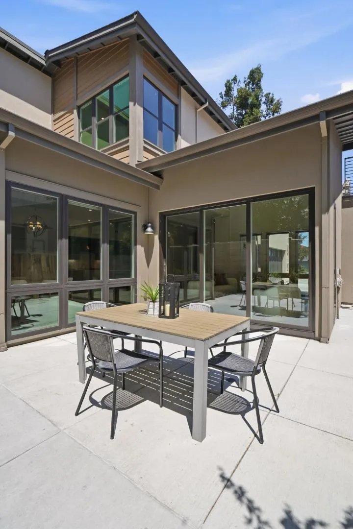 826 W Olive Avenue Sunnyvale, CA 94086