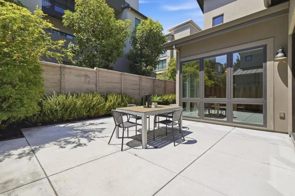 826 W Olive Avenue Sunnyvale, CA 94086