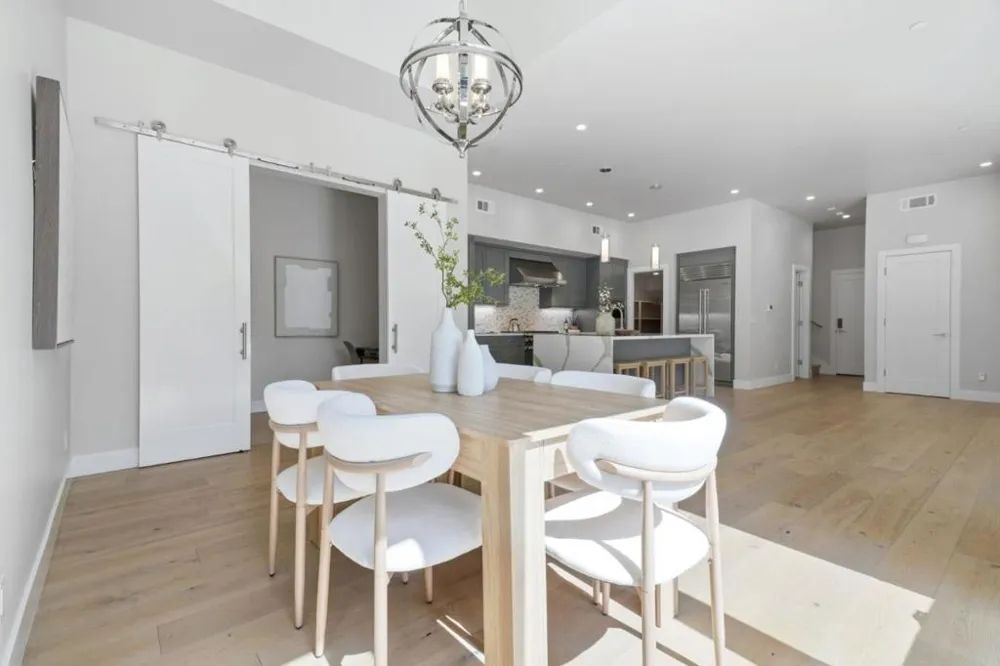 826 W Olive Avenue Sunnyvale, CA 94086