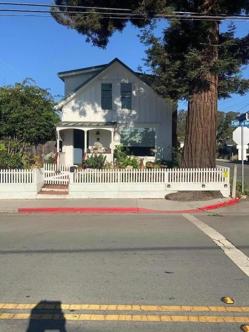 529 Capitola Avenue Capitola, CA 95010