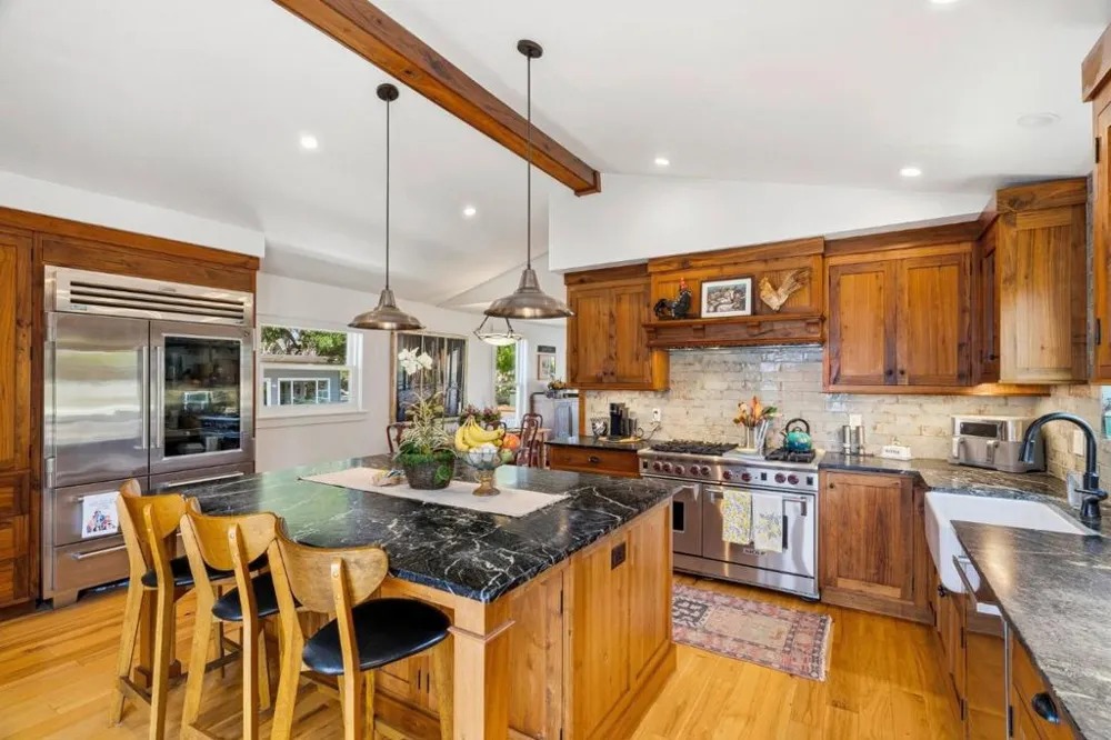 529 Capitola Avenue Capitola, CA 95010