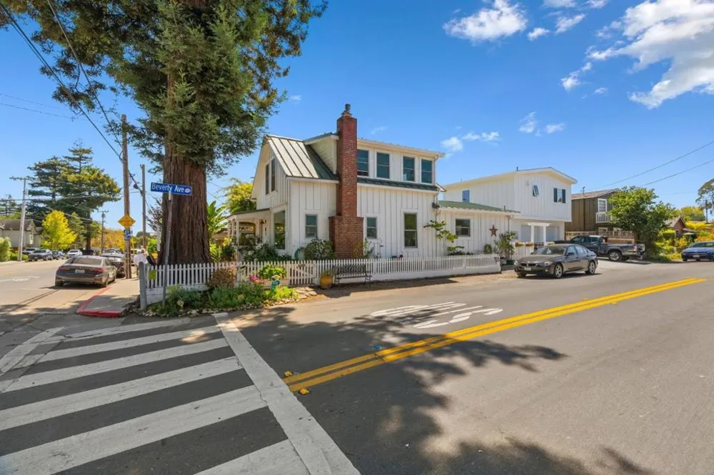 529 Capitola Avenue Capitola, CA 95010