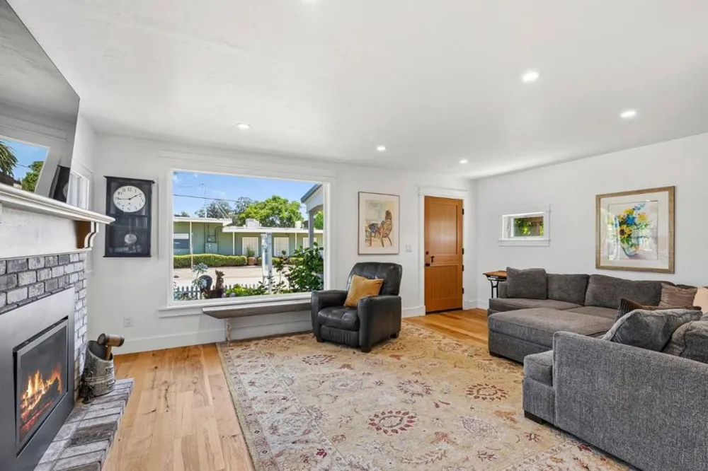 529 Capitola Avenue Capitola, CA 95010