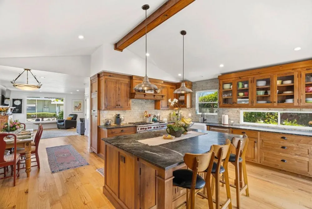 529 Capitola Avenue Capitola, CA 95010