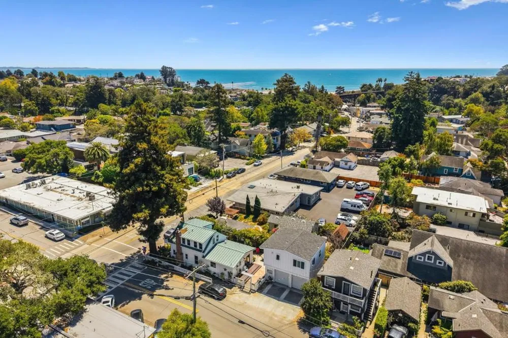529 Capitola Avenue Capitola, CA 95010