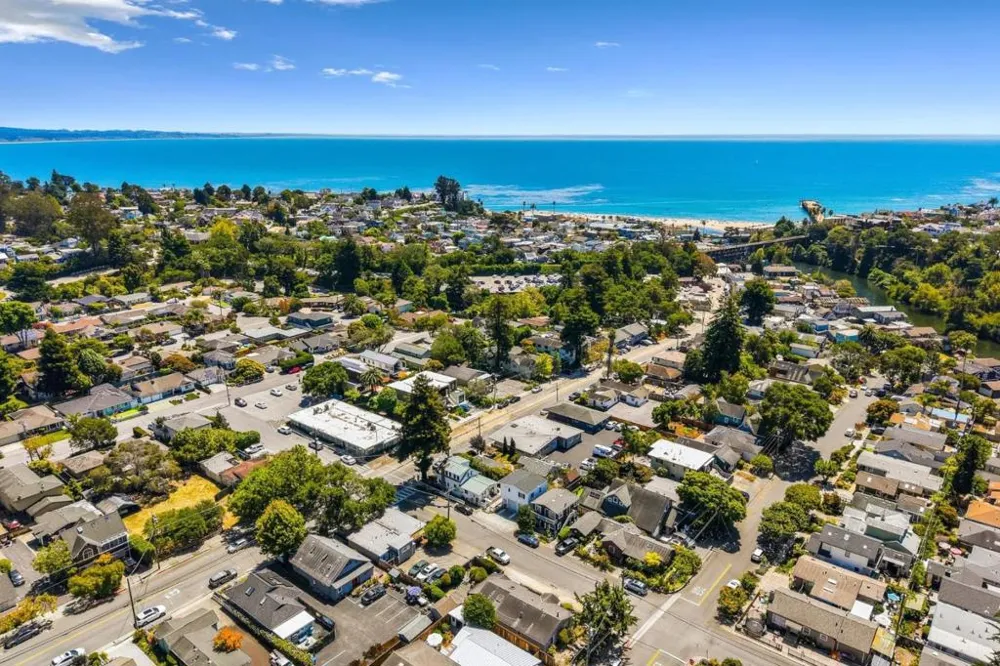 529 Capitola Avenue Capitola, CA 95010