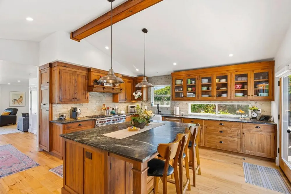 529 Capitola Avenue Capitola, CA 95010