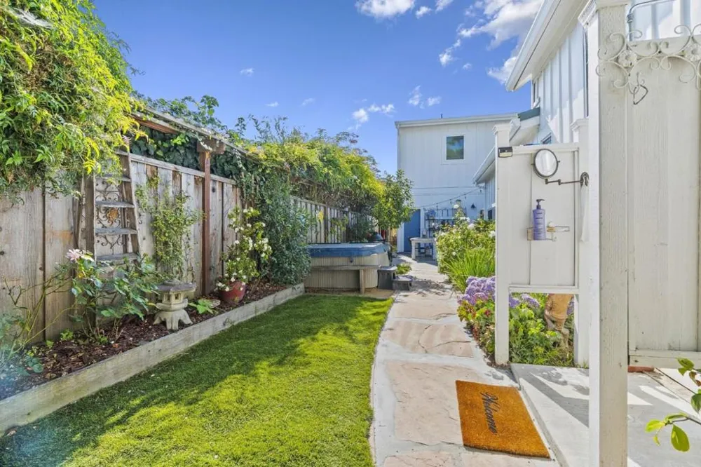 529 Capitola Avenue Capitola, CA 95010