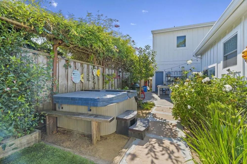 529 Capitola Avenue Capitola, CA 95010