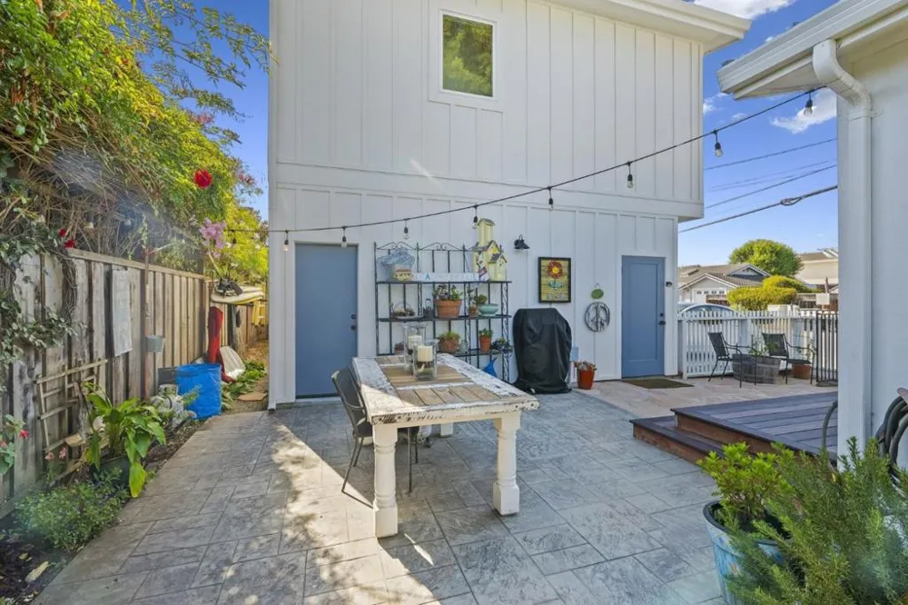 529 Capitola Avenue Capitola, CA 95010