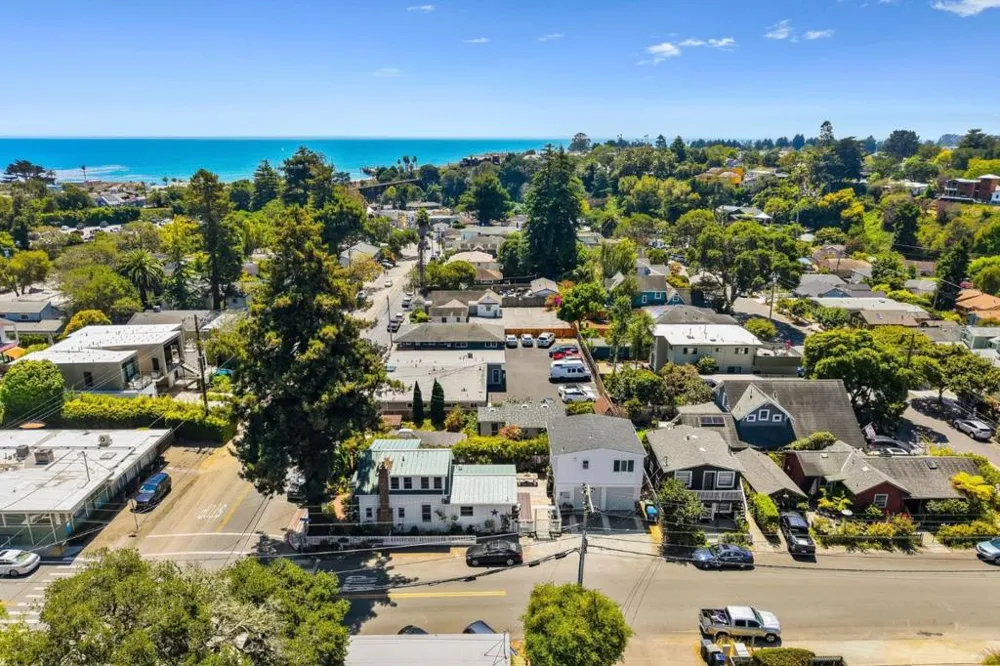 529 Capitola Avenue Capitola, CA 95010