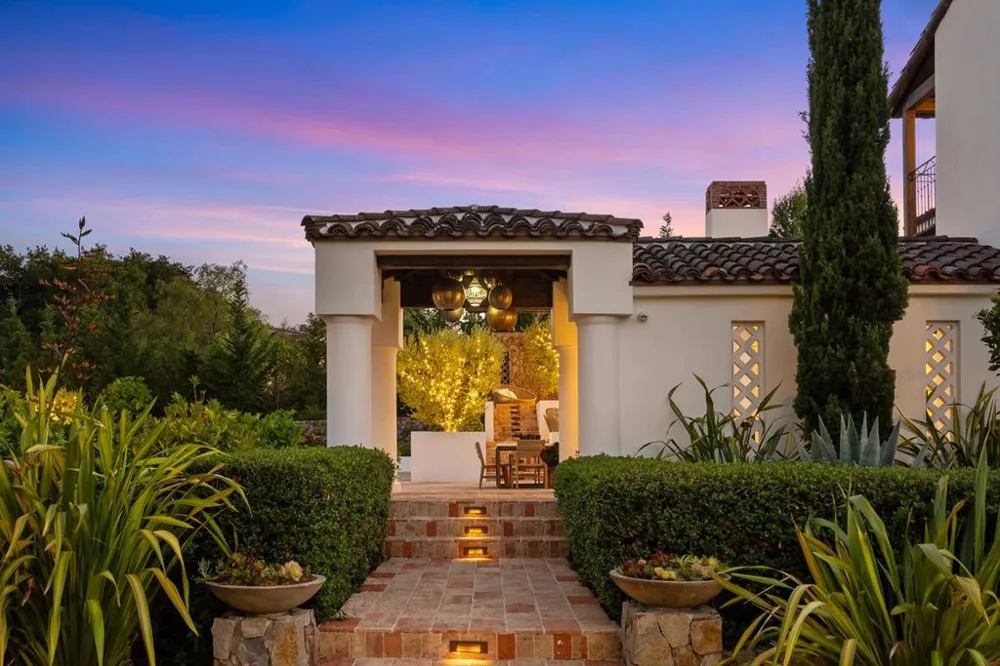810 Lombardi Lane Hillsborough, CA 94010
