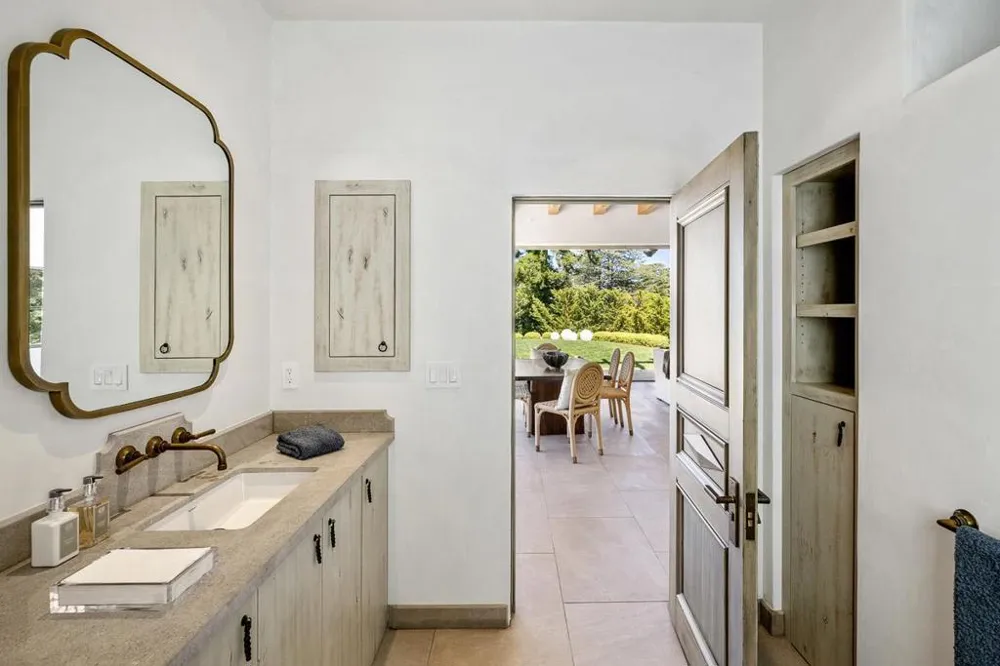 810 Lombardi Lane Hillsborough, CA 94010