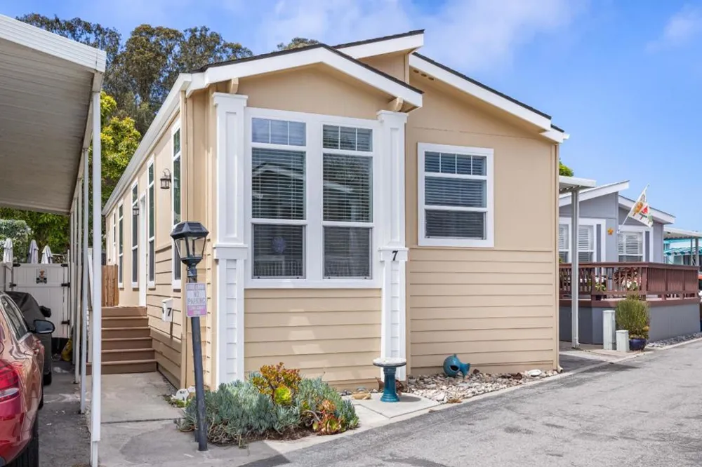1555 Merrill Street #7 Santa Cruz, CA 95062