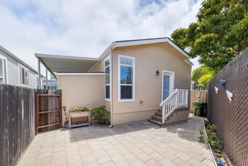 1555 Merrill Street #7 Santa Cruz, CA 95062