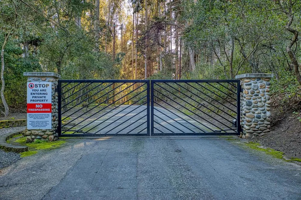 10 Potbelly Beach Road Aptos, CA 95003