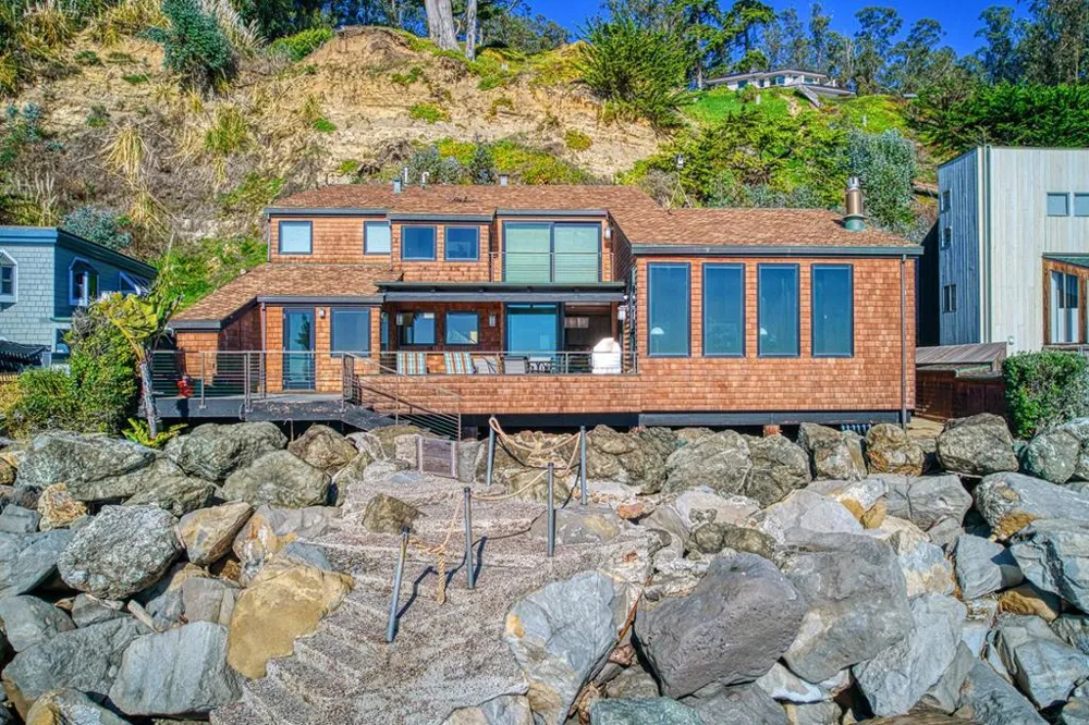 10 Potbelly Beach Road Aptos, CA 95003