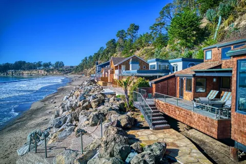 10 Potbelly Beach Road