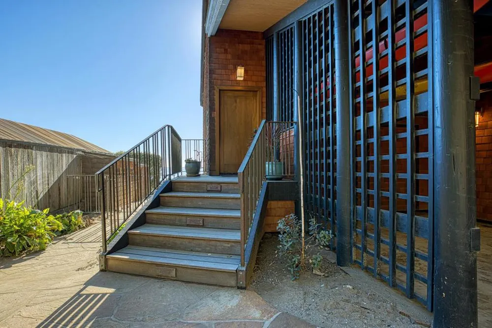 10 Potbelly Beach Road Aptos, CA 95003